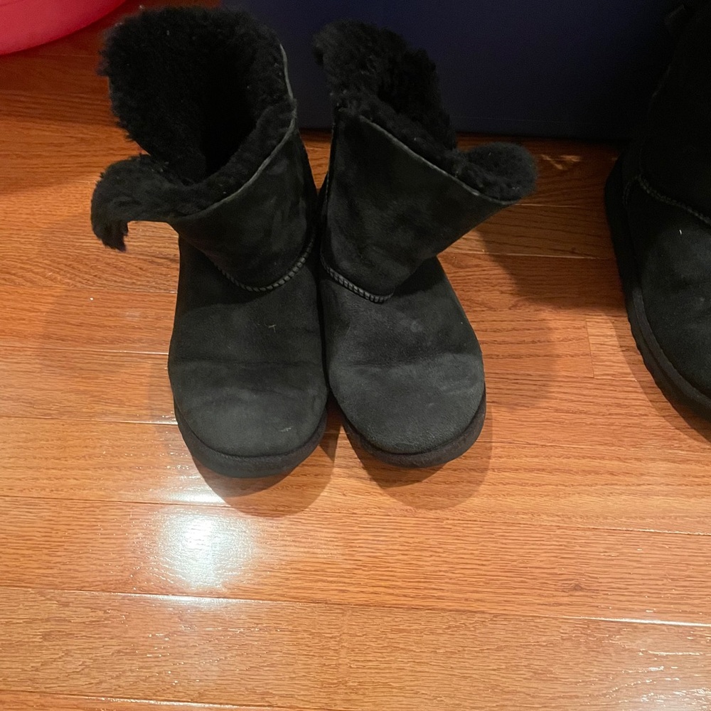 Uggs size 5 big Girls